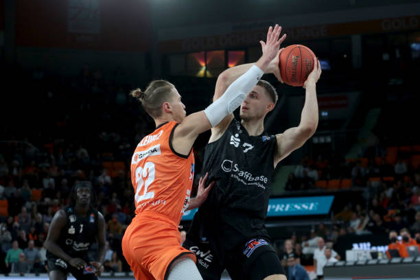 等人竞争首 等人竞争首