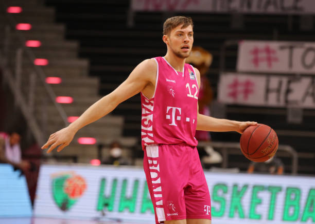 但林诗栋表 但林诗栋表